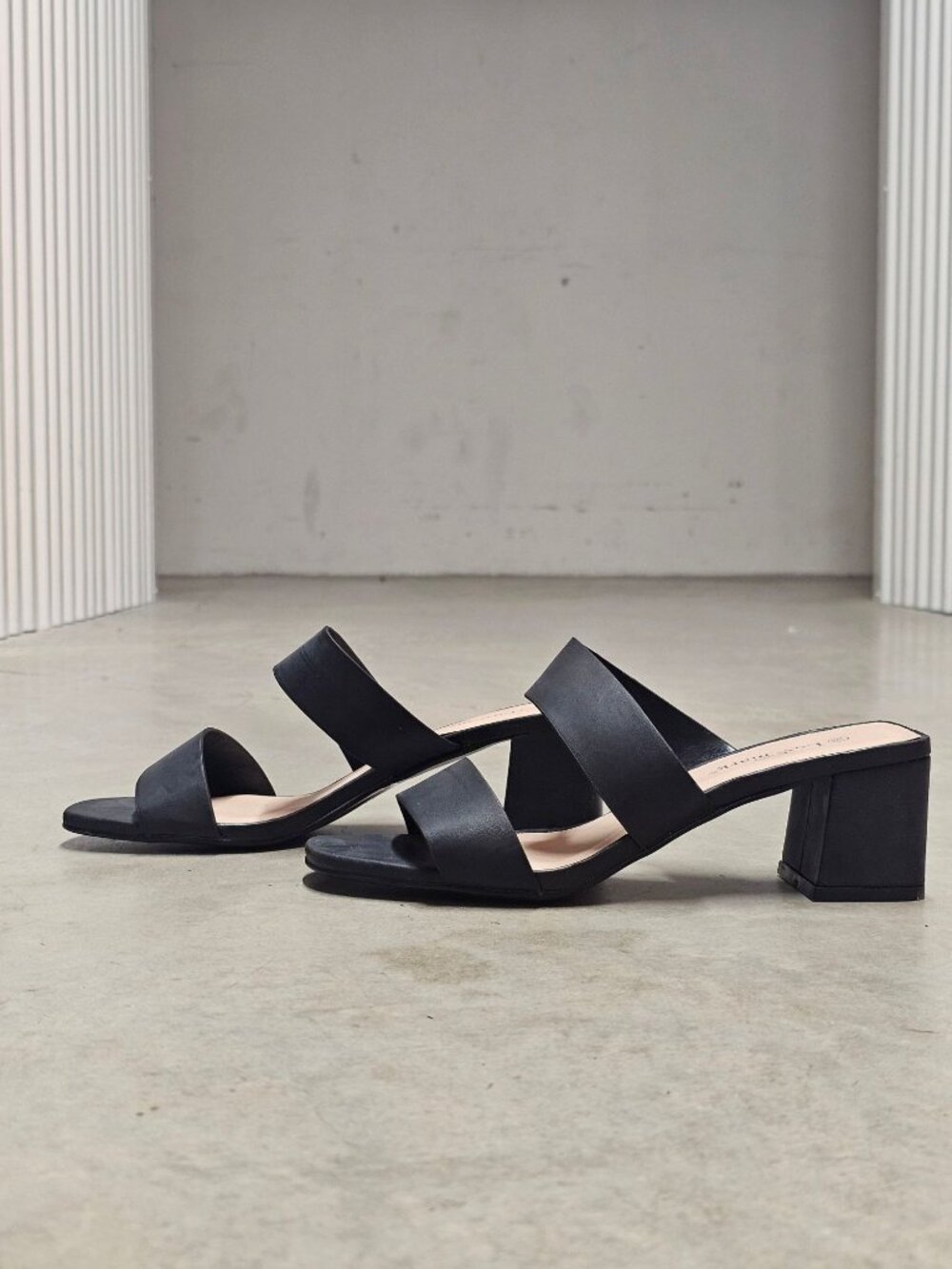 Black Block Heel Slide Sandals With Double Straps Open Toe & Square Heel Design - Picture 2 of 13